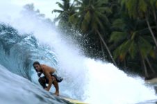 SUP SURFING MENTAWAI BOAT TRIP – FABRICE BEAUX