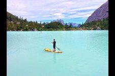 STAND UP PADDLE IN LAKE SORAPIS