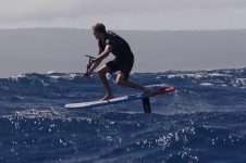 WINTER SUP FOILING FUN