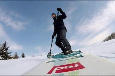 STAND UP PADDLE ON SNOW