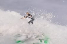 SMALL SURF BIG FUN ON MAUI WINTER 2018