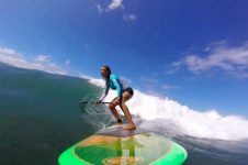 SUZIE COONEY SUMMER SUP SURFING FUN ON MAUI