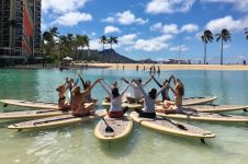 SUP YOGA CLASS IN WAIKIKI WITH YUMI YOGA