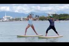 STANDUP PADDLE-BOARD YOGA IN HONOLULU